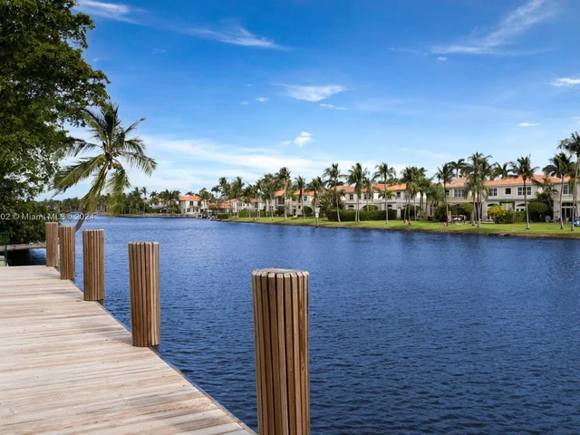 1635 Diplomat Pkwy, Hollywood FL 33019