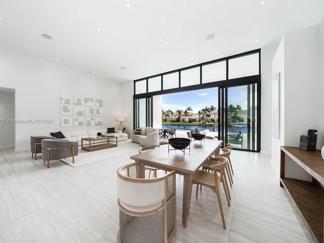 1635 Diplomat Pkwy, Hollywood FL 33019