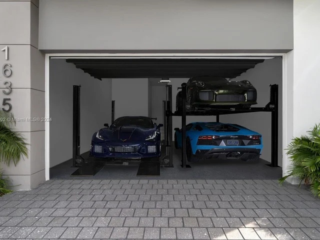 1635 Diplomat Pkwy, Hollywood FL 33019