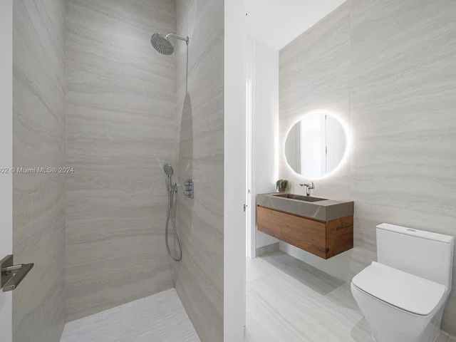 1635 Diplomat Pkwy, Hollywood FL 33019