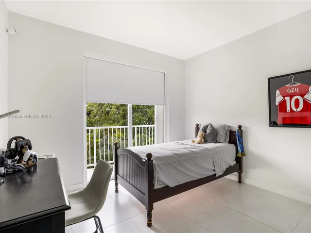 50 Ocean Lane Dr # 302, Key Biscayne FL 33149