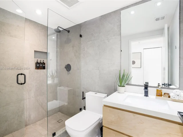 50 Ocean Lane Dr # 302, Key Biscayne FL 33149