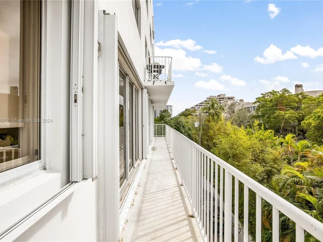 50 Ocean Lane Dr # 302, Key Biscayne FL 33149