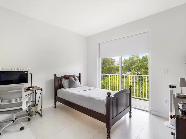 50 Ocean Lane Dr # 302, Key Biscayne FL 33149