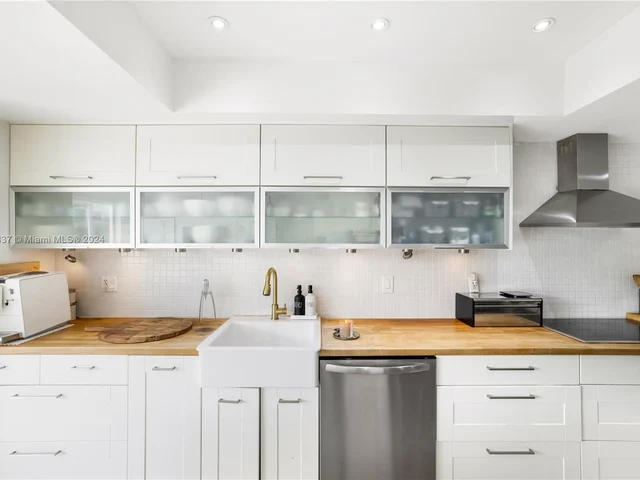 50 Ocean Lane Dr # 302, Key Biscayne FL 33149