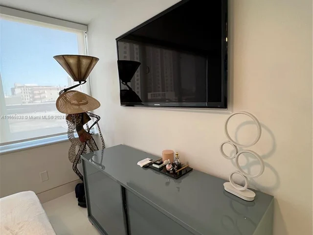 6855 Abbott Ave # 303, Miami Beach FL 33141