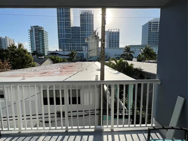 6855 Abbott Ave # 303, Miami Beach FL 33141