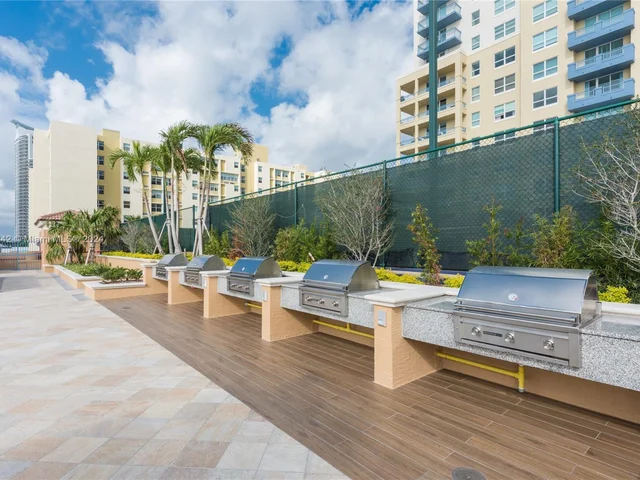 90 Alton Rd # 2305, Miami Beach FL 33139