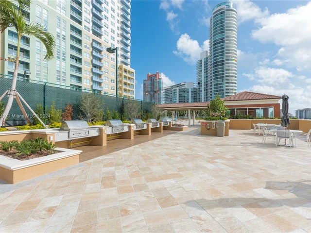 90 Alton Rd # 2305, Miami Beach FL 33139