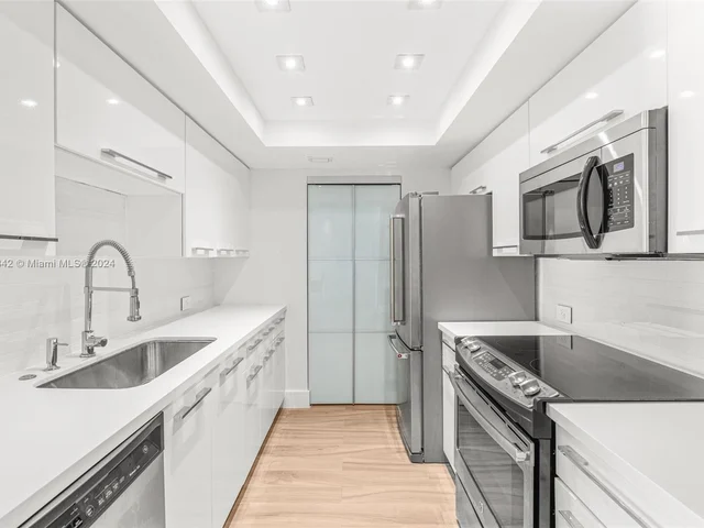 90 Alton Rd # 2305, Miami Beach FL 33139