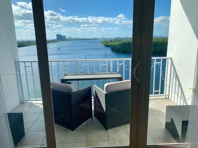 500 Bayview Dr # 1018, Sunny Isles Beach FL 33160