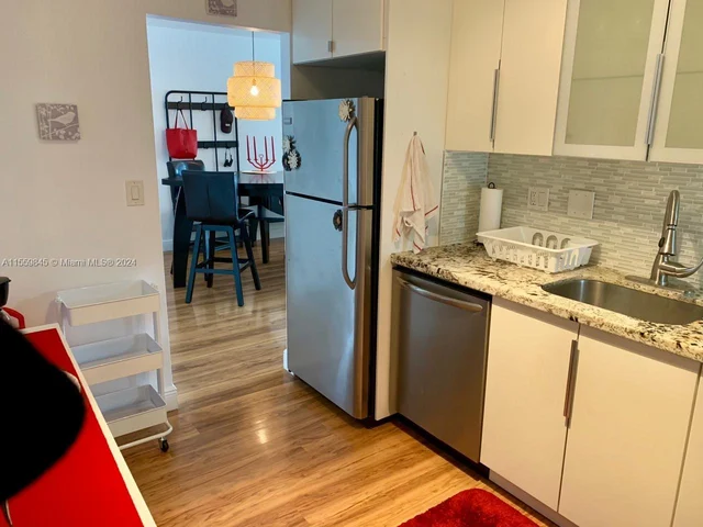 500 Bayview Dr # 1018, Sunny Isles Beach FL 33160