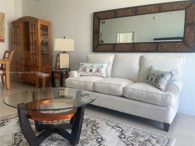 625 Casa Loma Blvd, Boynton Beach FL 33435