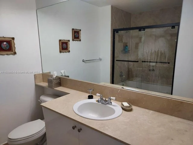 625 Casa Loma Blvd, Boynton Beach FL 33435