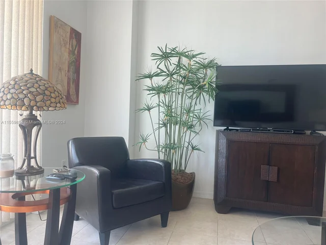 625 Casa Loma Blvd, Boynton Beach FL 33435