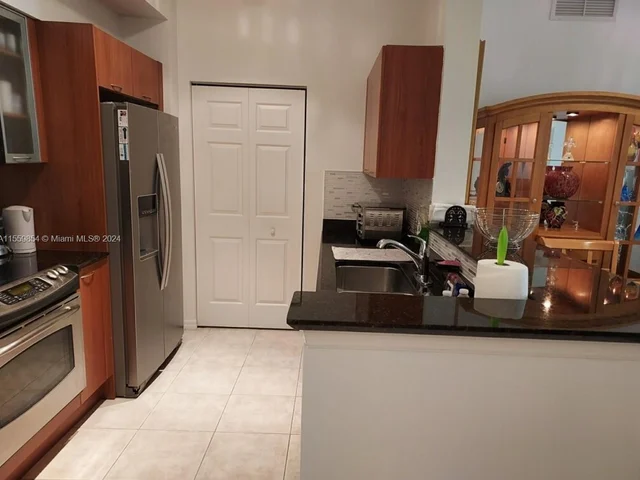 625 Casa Loma Blvd, Boynton Beach FL 33435