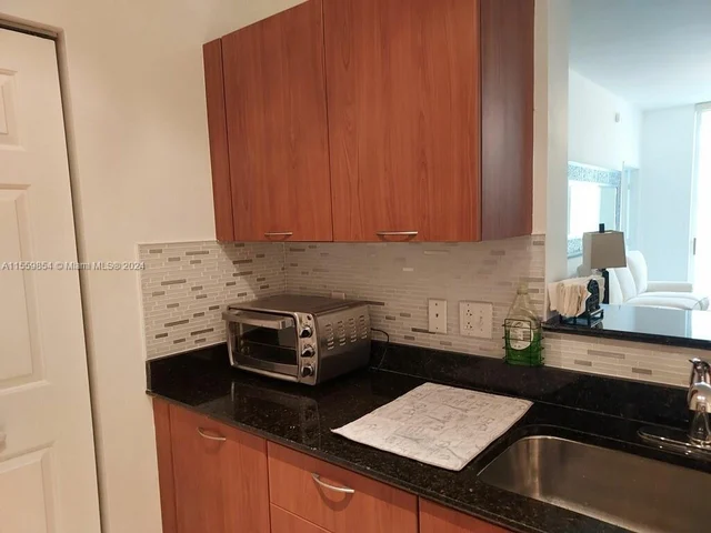 625 Casa Loma Blvd, Boynton Beach FL 33435