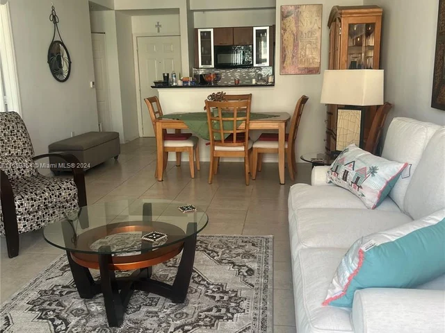 625 Casa Loma Blvd, Boynton Beach FL 33435