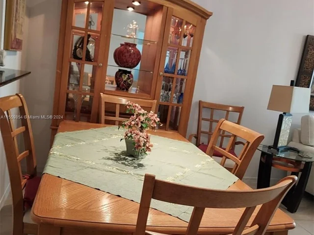 625 Casa Loma Blvd, Boynton Beach FL 33435