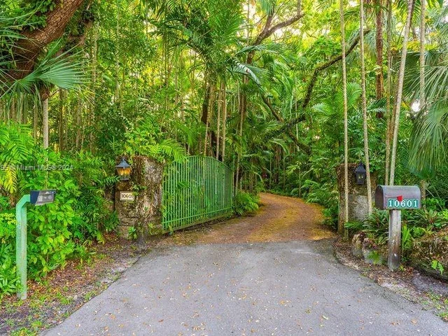 10601 Snapper Creek Rd, Coral Gables FL 33156