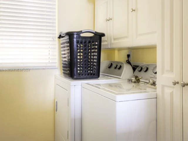 18100 N Bay Rd # 709, Sunny Isles Beach FL 33160