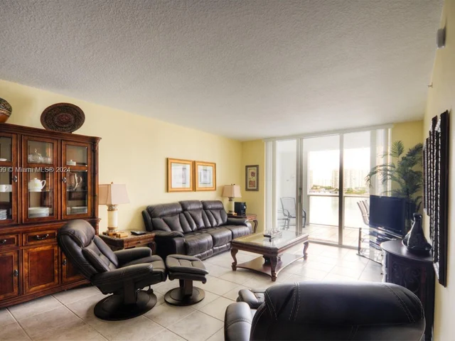 18100 N Bay Rd # 709, Sunny Isles Beach FL 33160