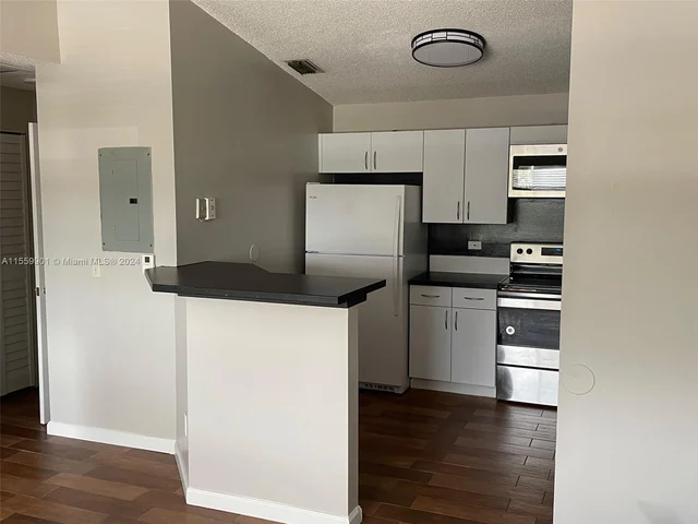 3650 N 56th Ave # 519, Hollywood FL 33021