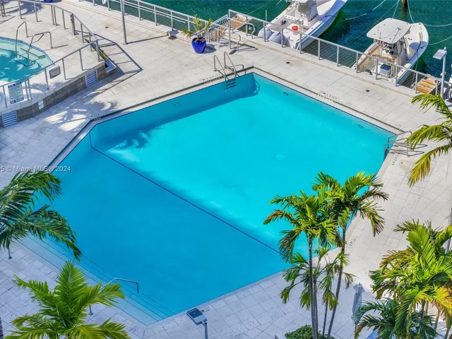 800 West Ave, Miami Beach FL 33139