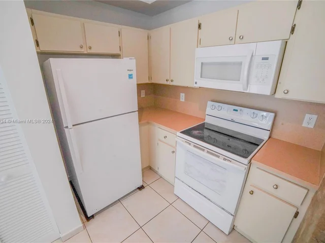 7200 NW 114 Ave # 305, Doral FL 33178