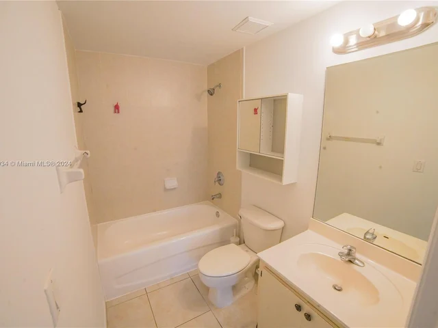 7200 NW 114 Ave # 305, Doral FL 33178