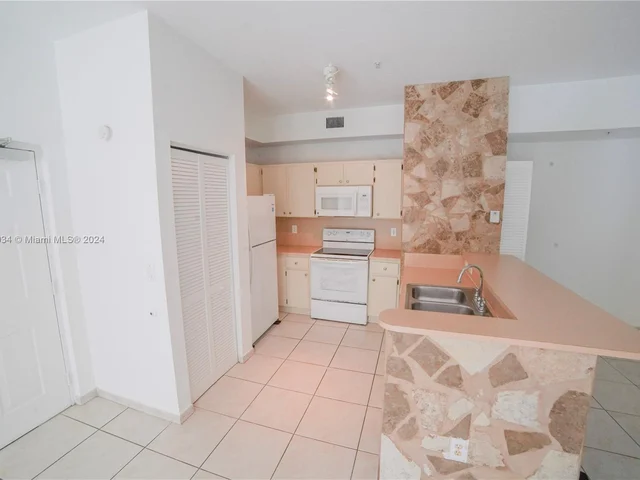 7200 NW 114 Ave # 305, Doral FL 33178