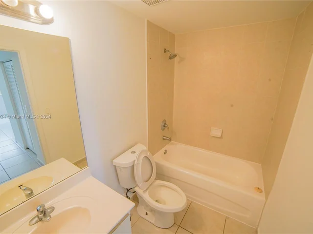 7200 NW 114 Ave # 305, Doral FL 33178