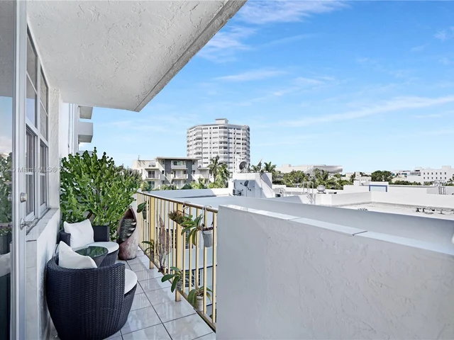 245 18th St # 605, Miami Beach FL 33139