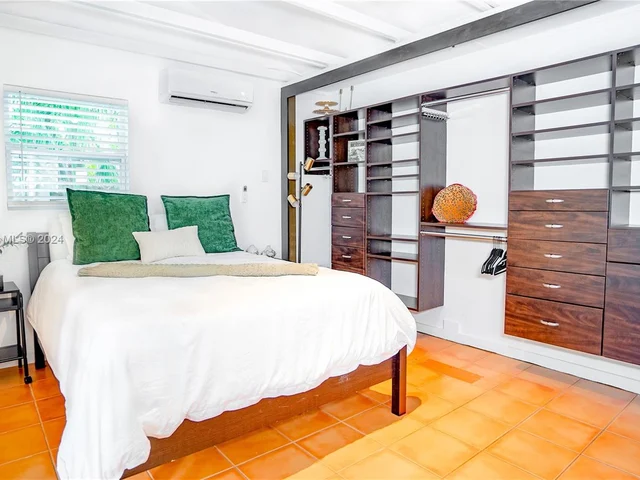 2918 Virginia St Rear, Miami FL 33133