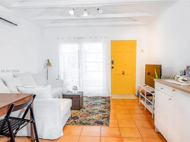 2918 Virginia St Rear, Miami FL 33133