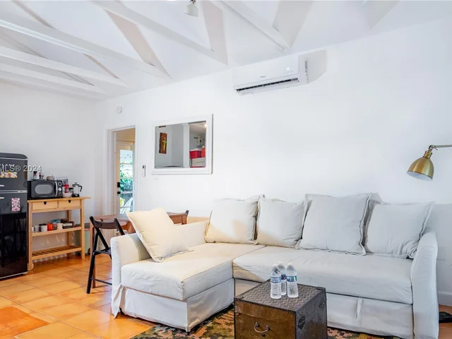 2918 Virginia St Rear, Miami FL 33133