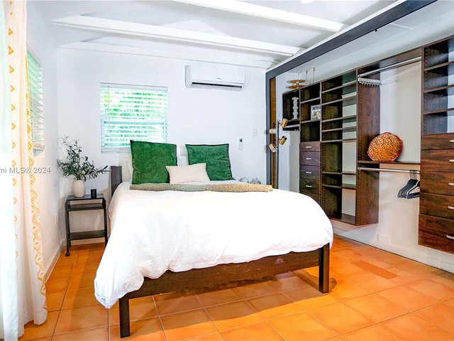 2918 Virginia St Rear, Miami FL 33133