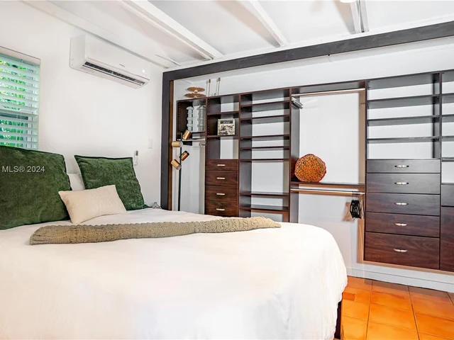 2918 Virginia St Rear, Miami FL 33133