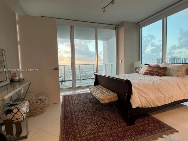 1040 Biscayne Blvd # 2806, Miami FL 33132