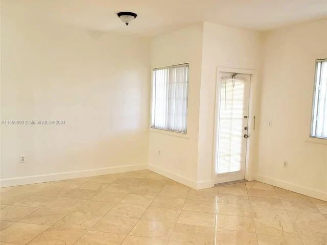 2015 SE 10th Ave # 102, Fort Lauderdale FL 33316