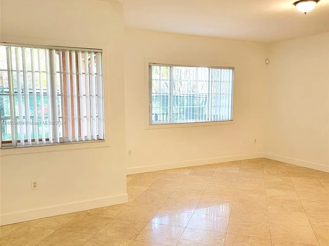 2015 SE 10th Ave # 102, Fort Lauderdale FL 33316