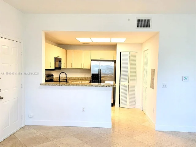 2015 SE 10th Ave # 102, Fort Lauderdale FL 33316