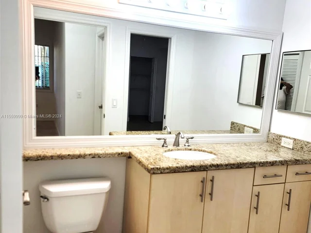 2015 SE 10th Ave # 102, Fort Lauderdale FL 33316