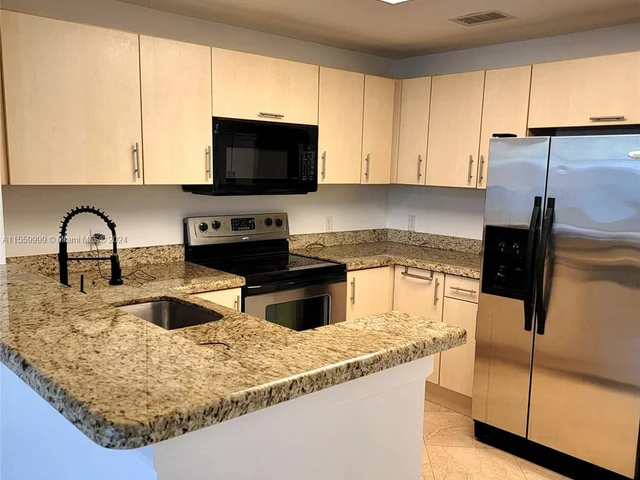 2015 SE 10th Ave # 102, Fort Lauderdale FL 33316