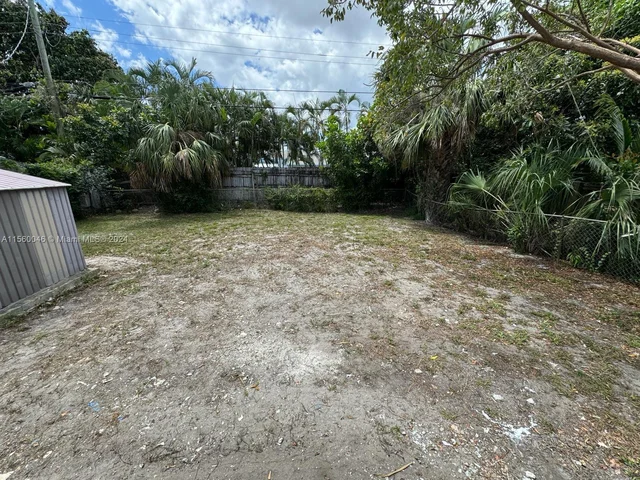 5241 NE 2nd Ter, Oakland Park FL 33334