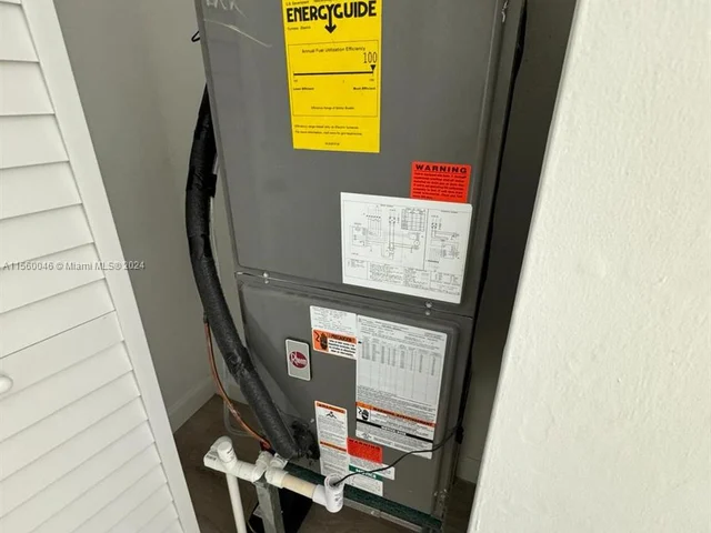 5241 NE 2nd Ter, Oakland Park FL 33334