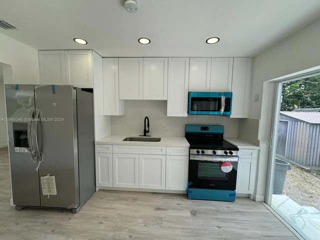 5241 NE 2nd Ter, Oakland Park FL 33334