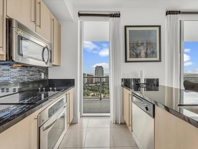 79 SW 12th St, Miami FL 33130