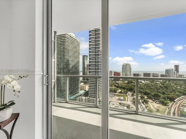 79 SW 12th St, Miami FL 33130