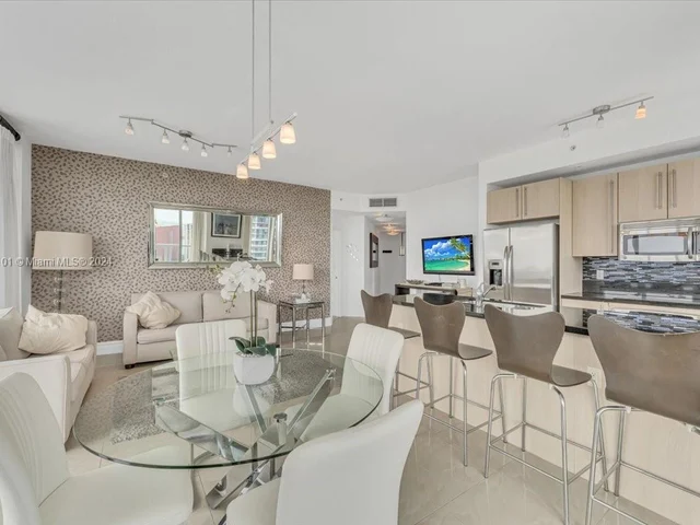 79 SW 12th St, Miami FL 33130